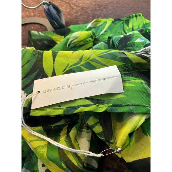 Live 4 Truth crop top - Picture 8 of 8